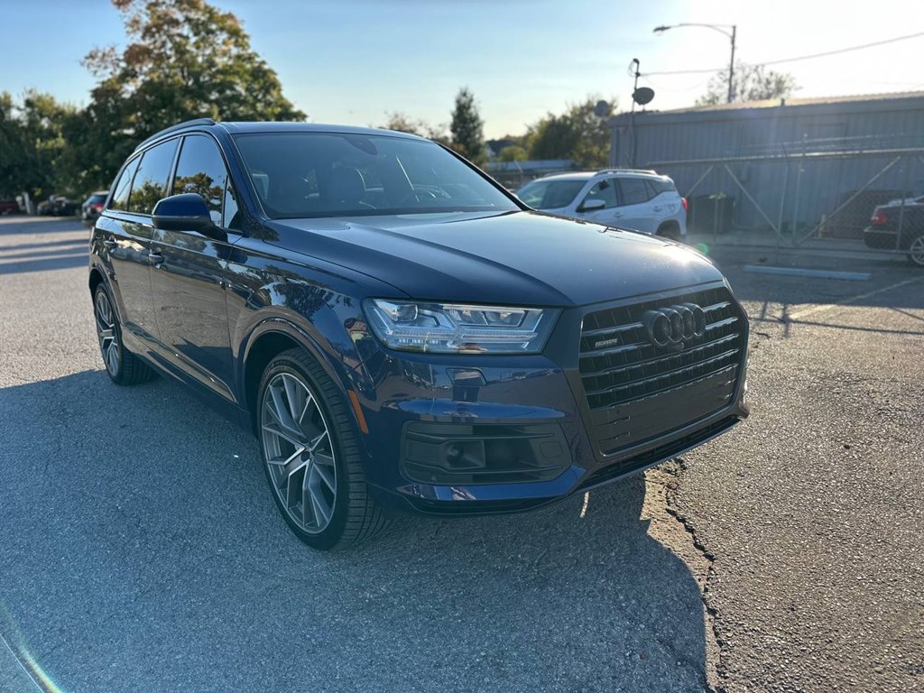 Photo 3 of this AUDI Q7