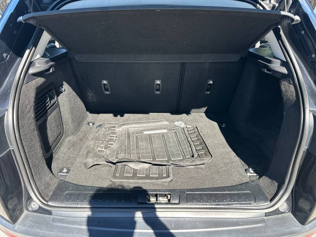 Photo 13 of this LAND ROVER RANGE ROVER EVO