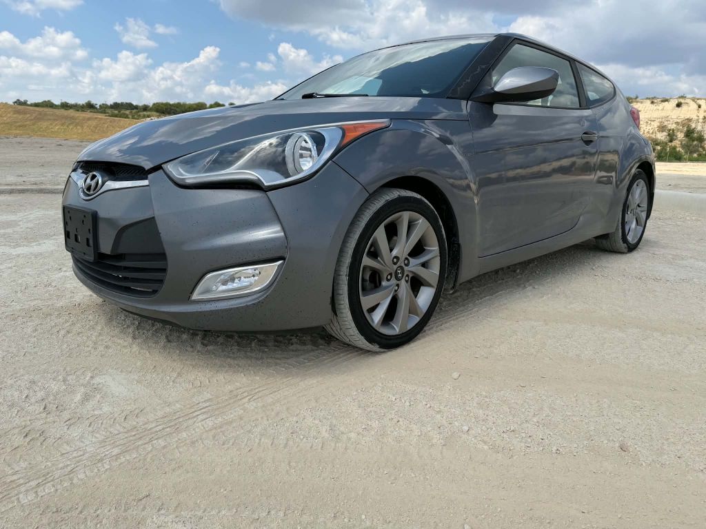 Photo 2 of this HYUNDAI VELOSTER