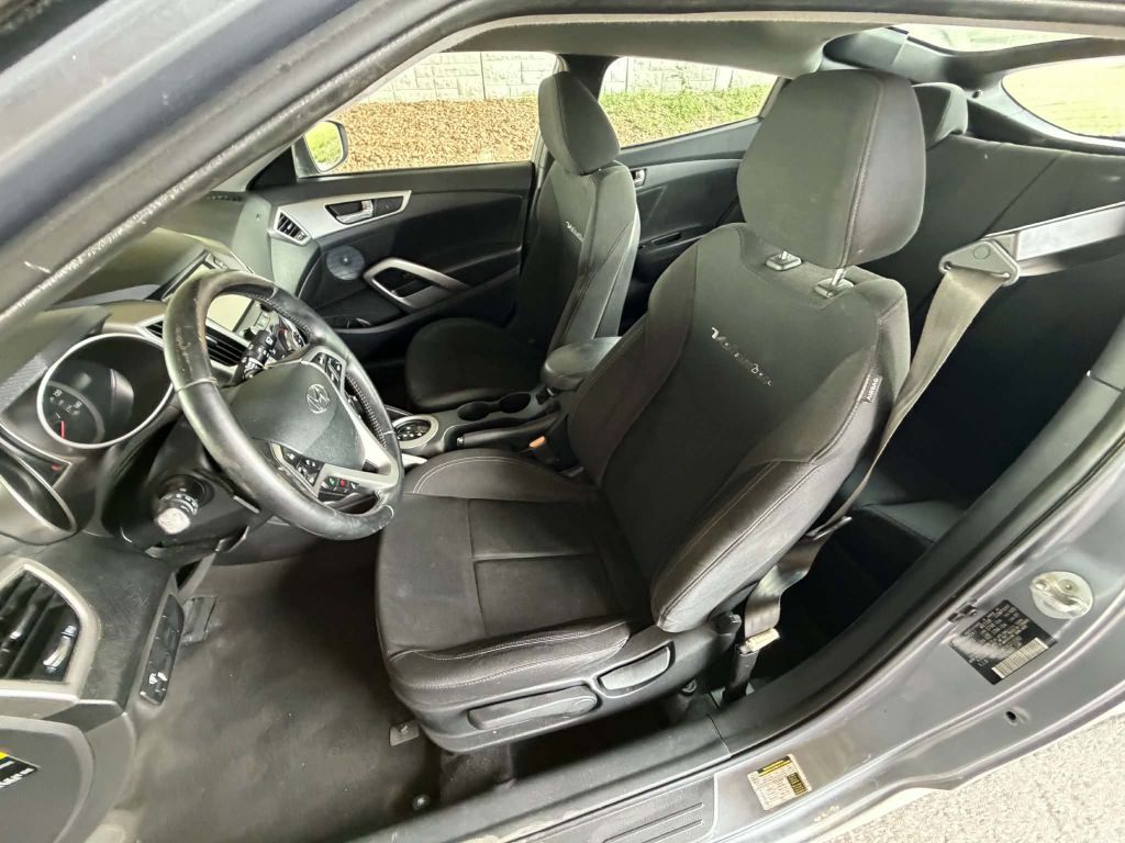 Photo 12 of this HYUNDAI VELOSTER