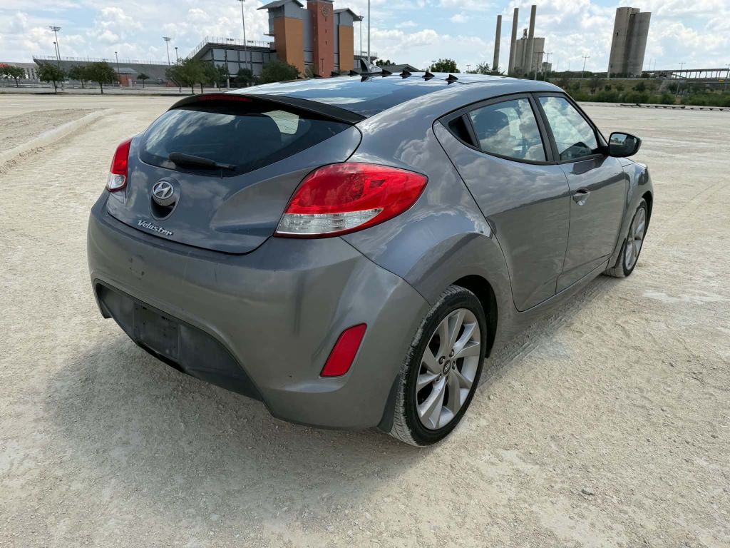 Photo 11 of this HYUNDAI VELOSTER