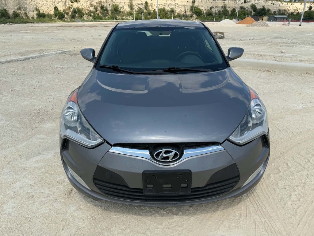 Photo 5 of this HYUNDAI VELOSTER