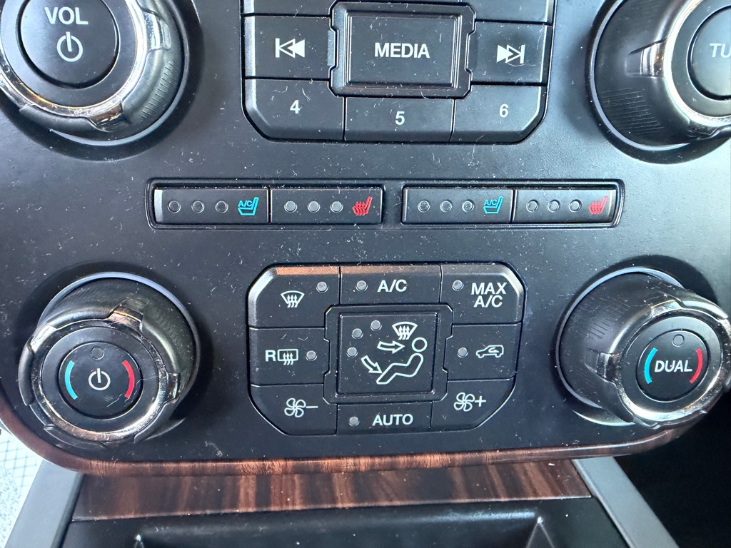 Photo 35 of this FORD EXPEDITION