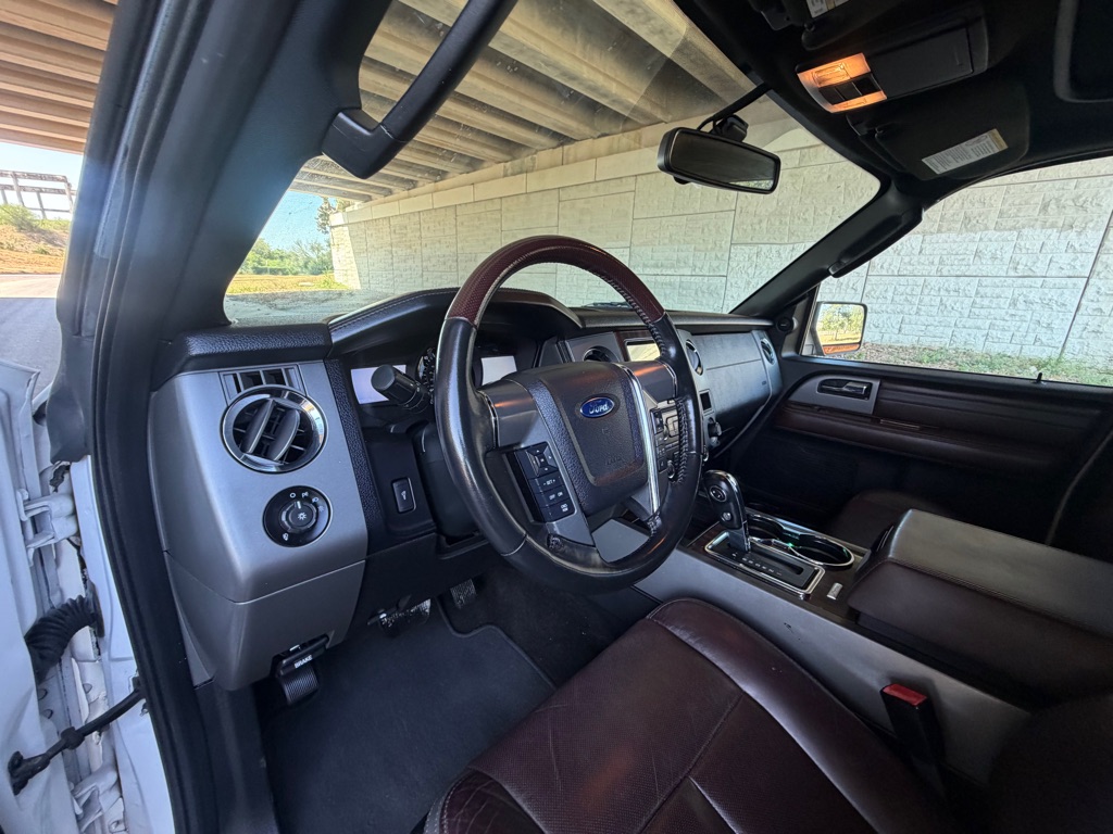Photo 27 of this FORD EXPEDITION