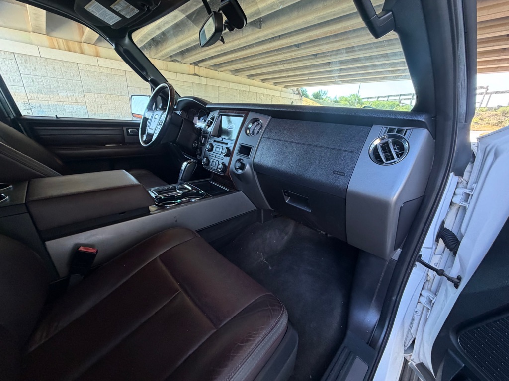 Photo 13 of this FORD EXPEDITION