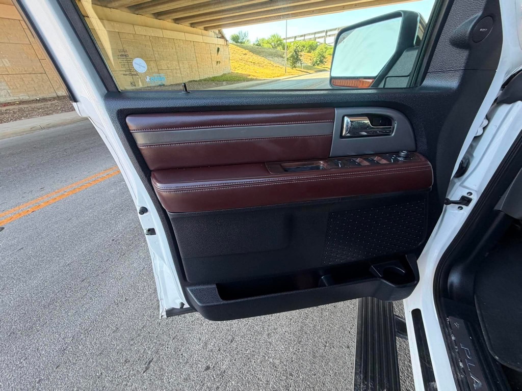 Photo 63 of this FORD EXPEDITION