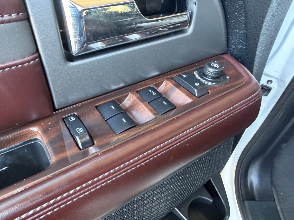 Photo 30 of this FORD EXPEDITION