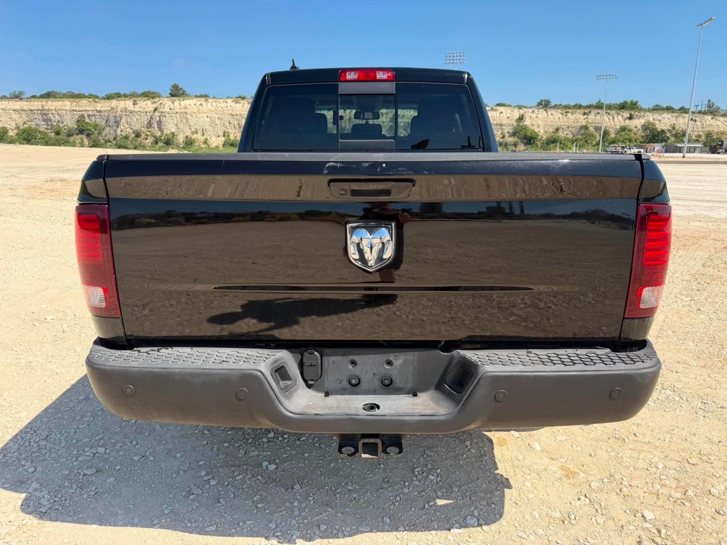 Photo 5 of this RAM 1500 CLASSIC
