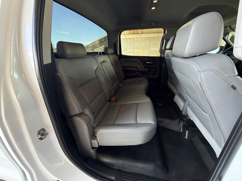Photo 17 of this CHEVROLET SILVERADO 2500
