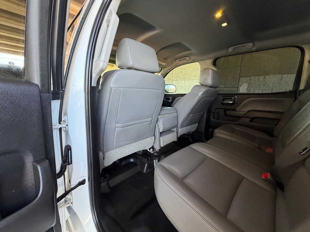 Photo 19 of this CHEVROLET SILVERADO 2500