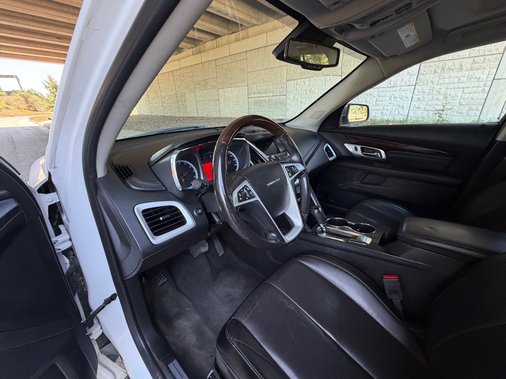 Photo 24 of this GMC TERRAIN