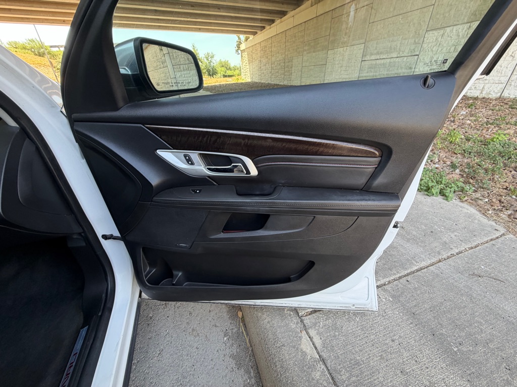 Photo 12 of this GMC TERRAIN