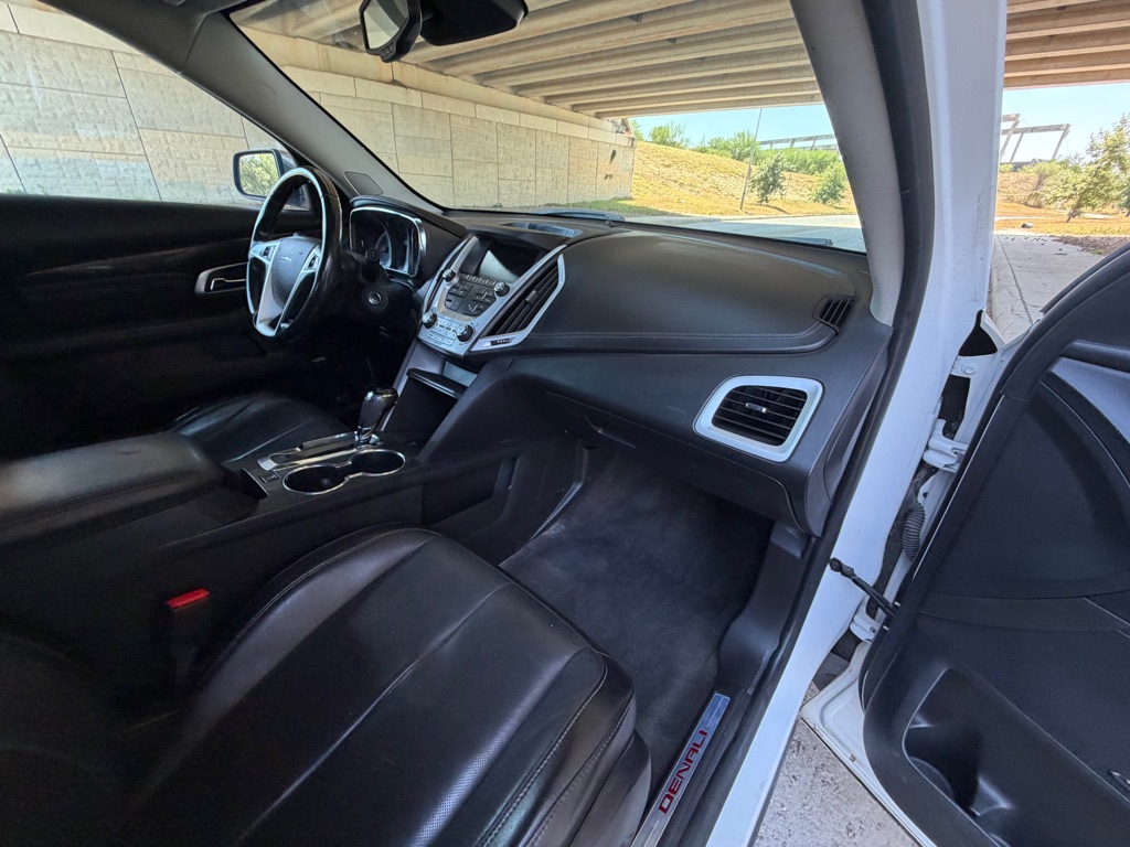 Photo 13 of this GMC TERRAIN