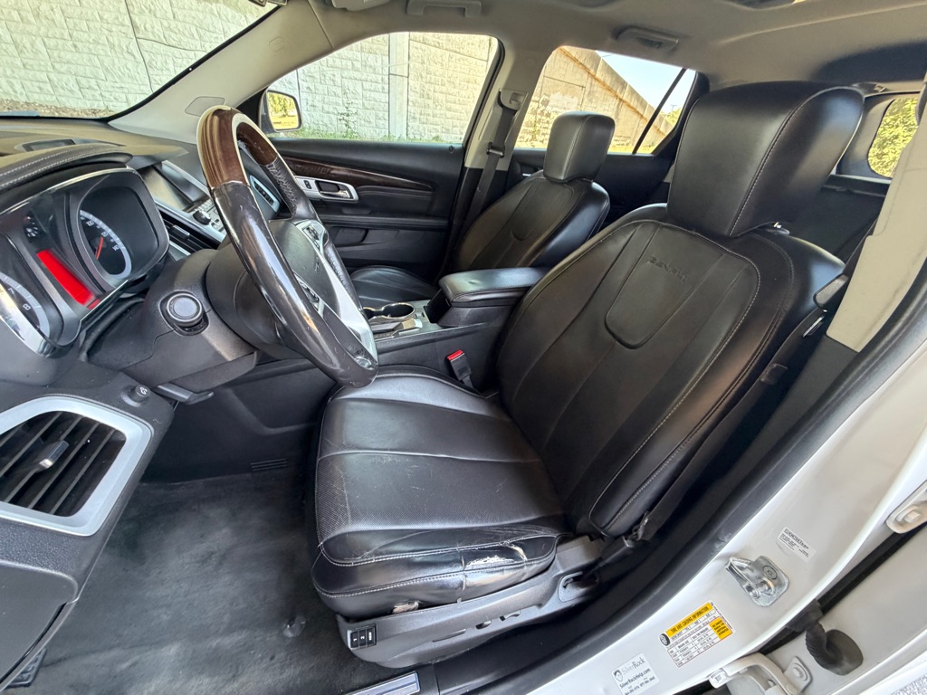 Photo 25 of this GMC TERRAIN