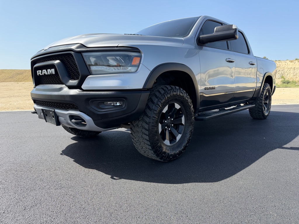Photo 2 of this RAM 1500