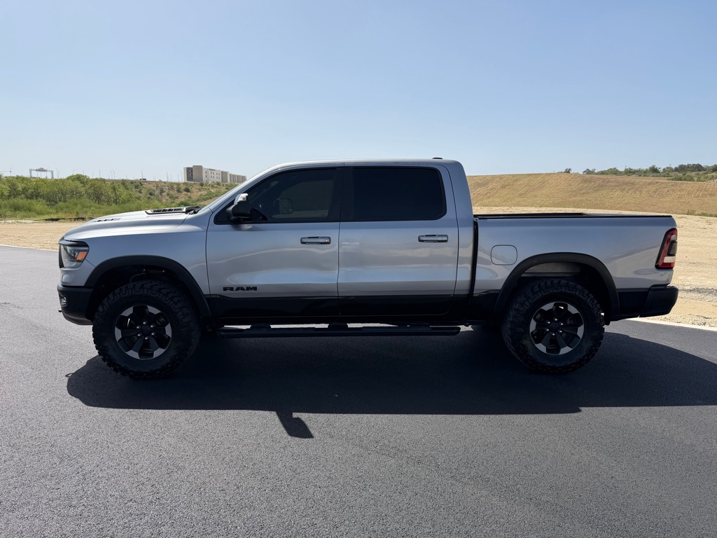 Photo 3 of this RAM 1500
