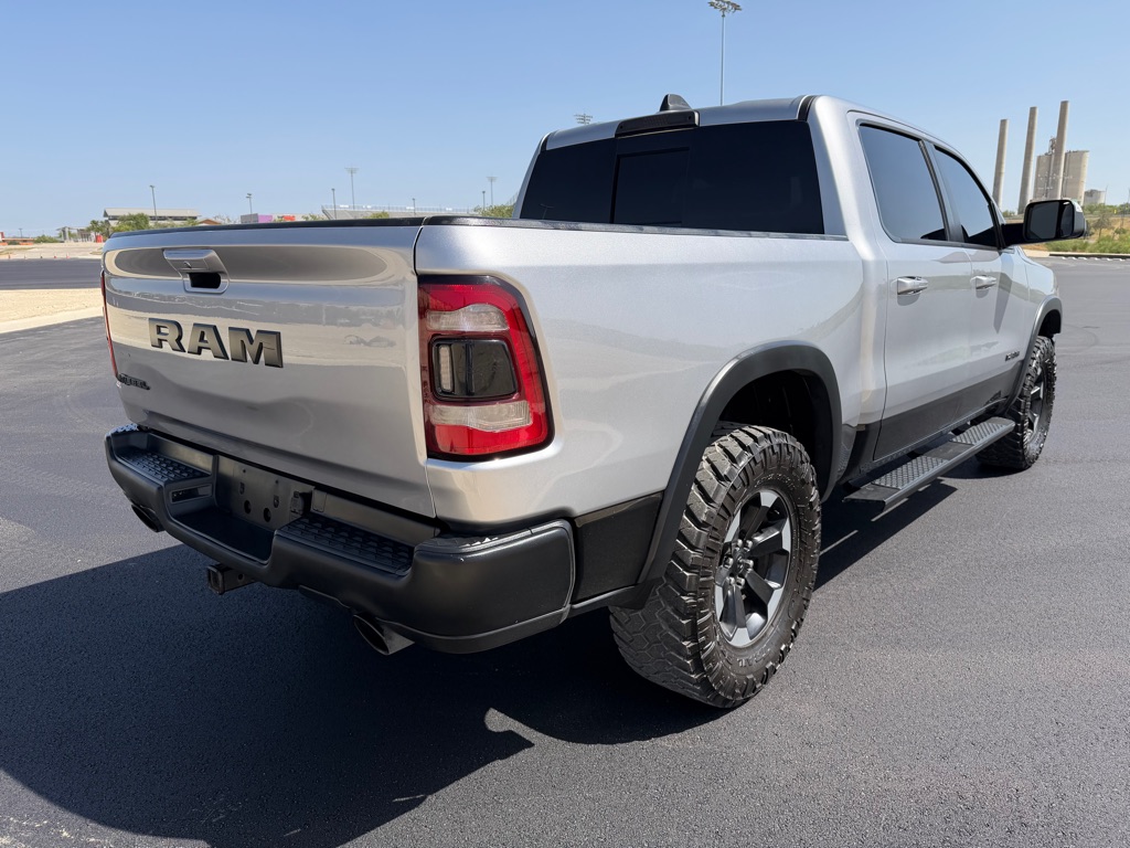 Photo 9 of this RAM 1500