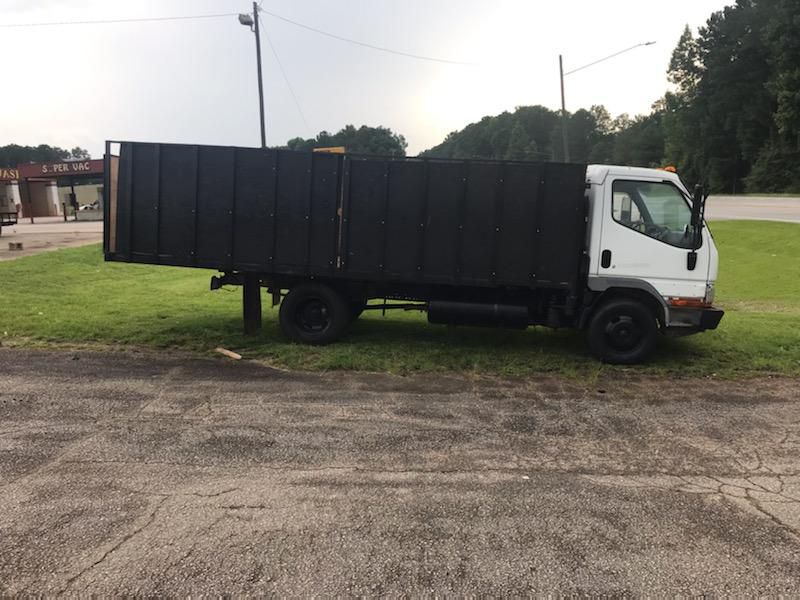 Photo 2 of this MITSUBISHI FUSO TRUC FUSO FE