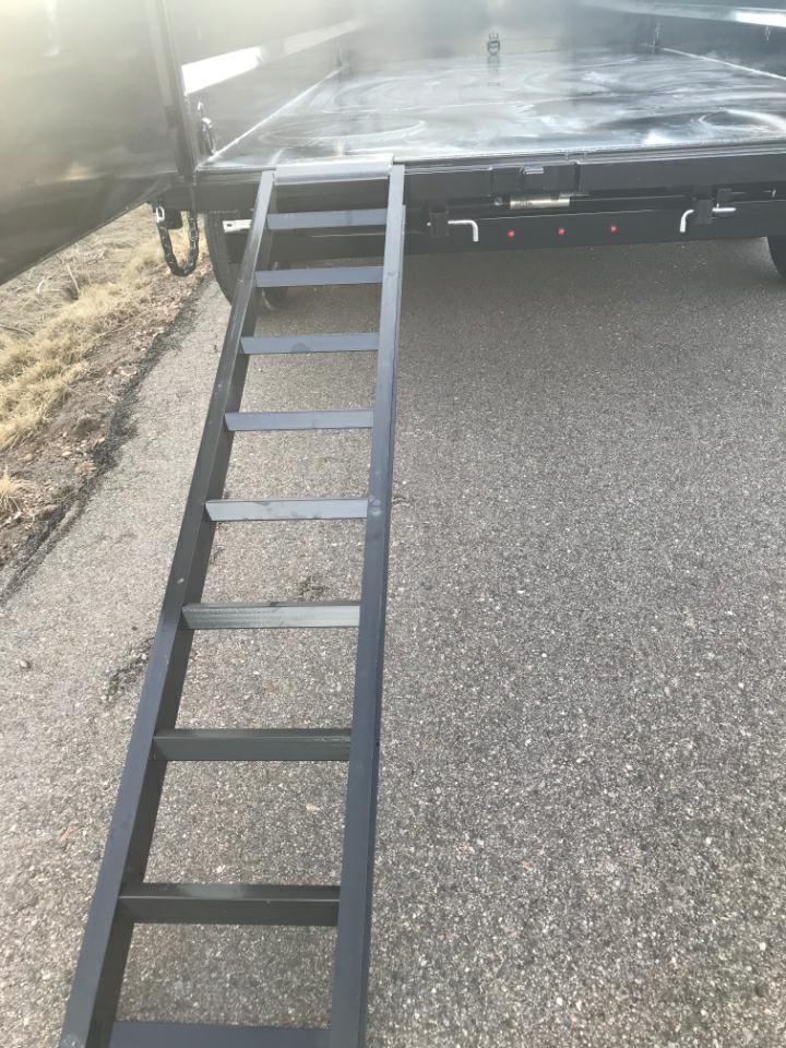 Photo 17 of this SURE-TRAC HD LOW PROFILE