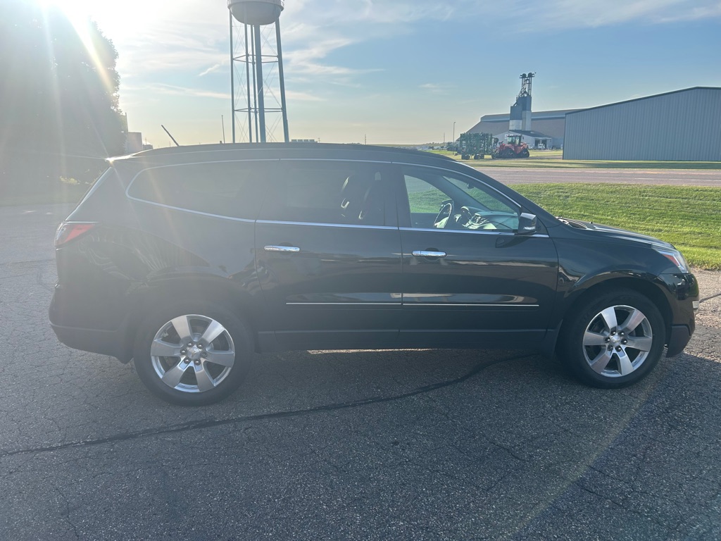 Photo 3 of this CHEVROLET TRAVERSE