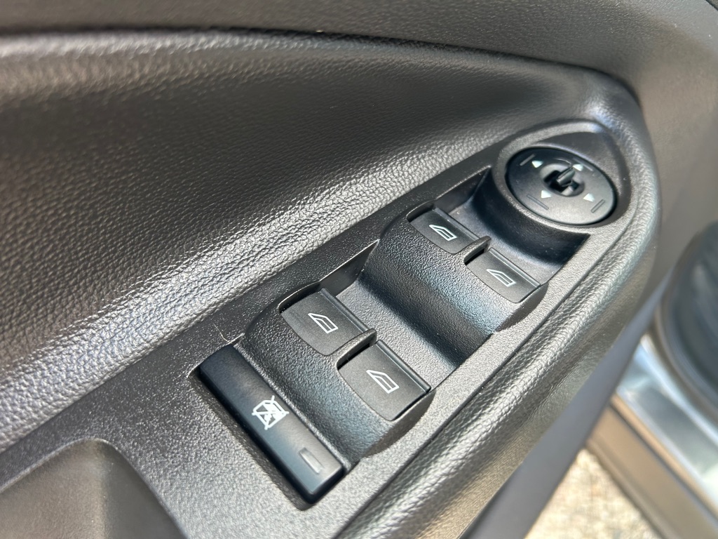 Photo 11 of this FORD ESCAPE