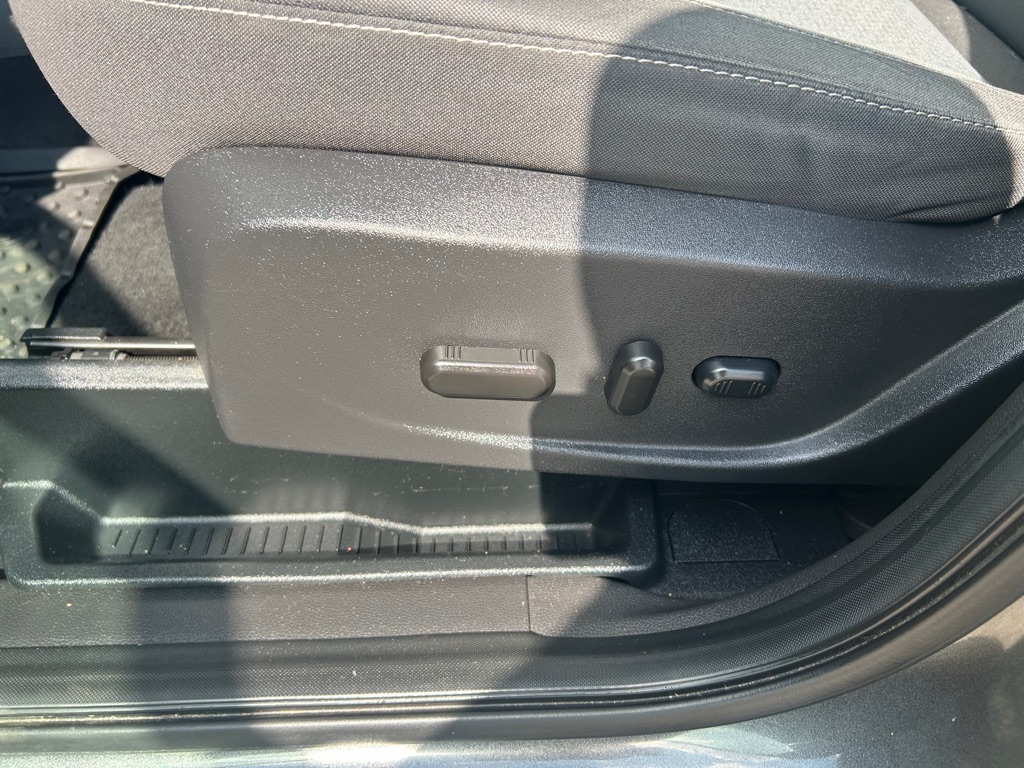 Photo 12 of this FORD ESCAPE