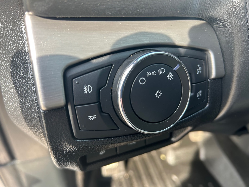 Photo 15 of this FORD EXPLORER