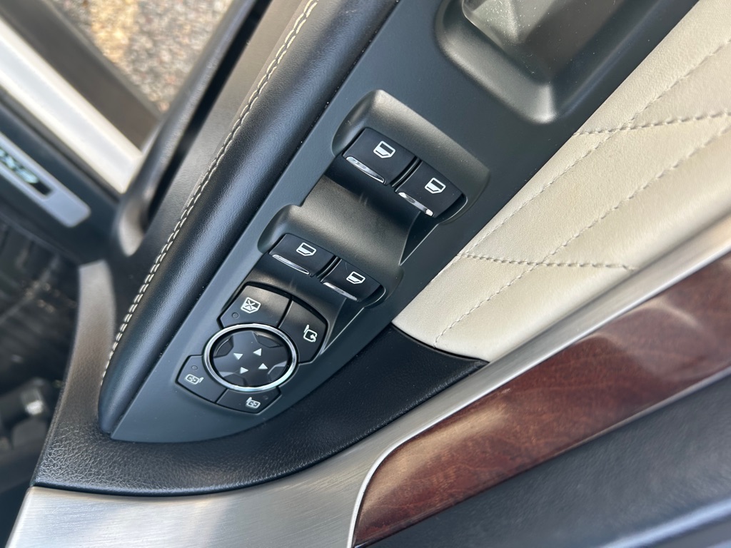 Photo 11 of this FORD EXPLORER