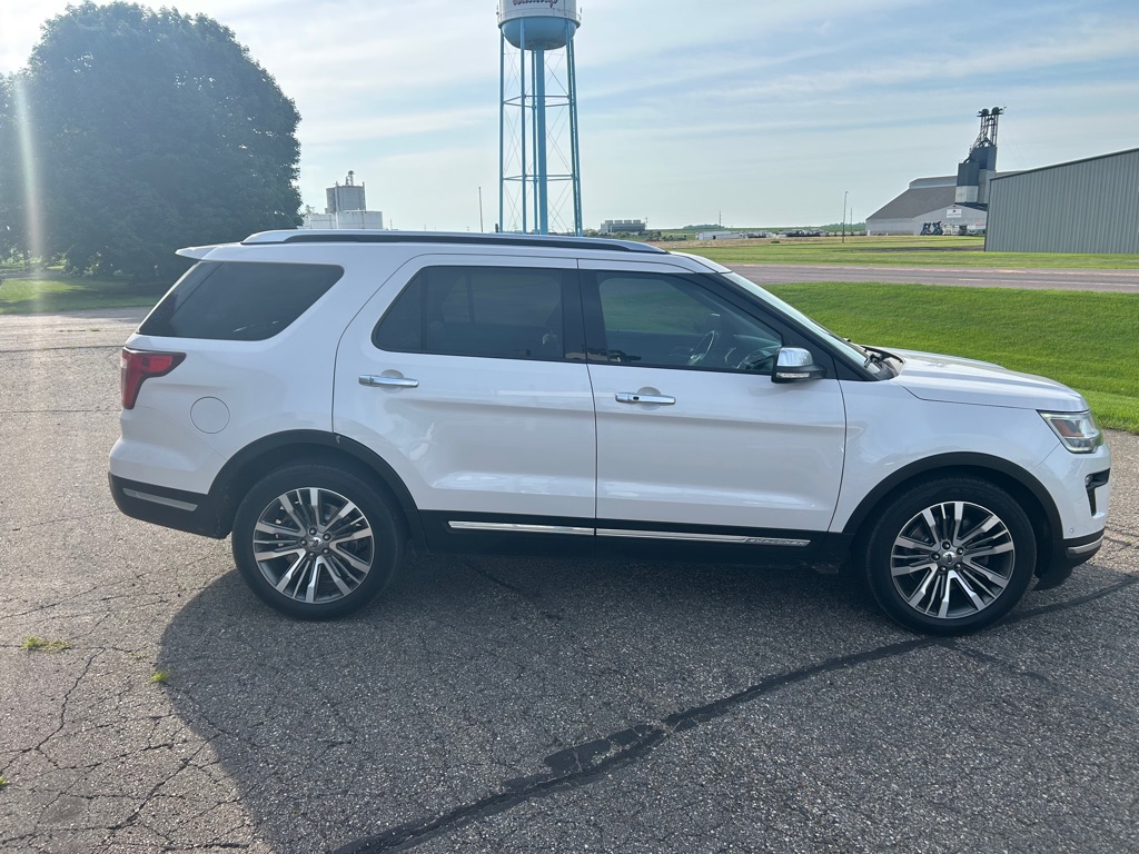 Photo 2 of this FORD EXPLORER