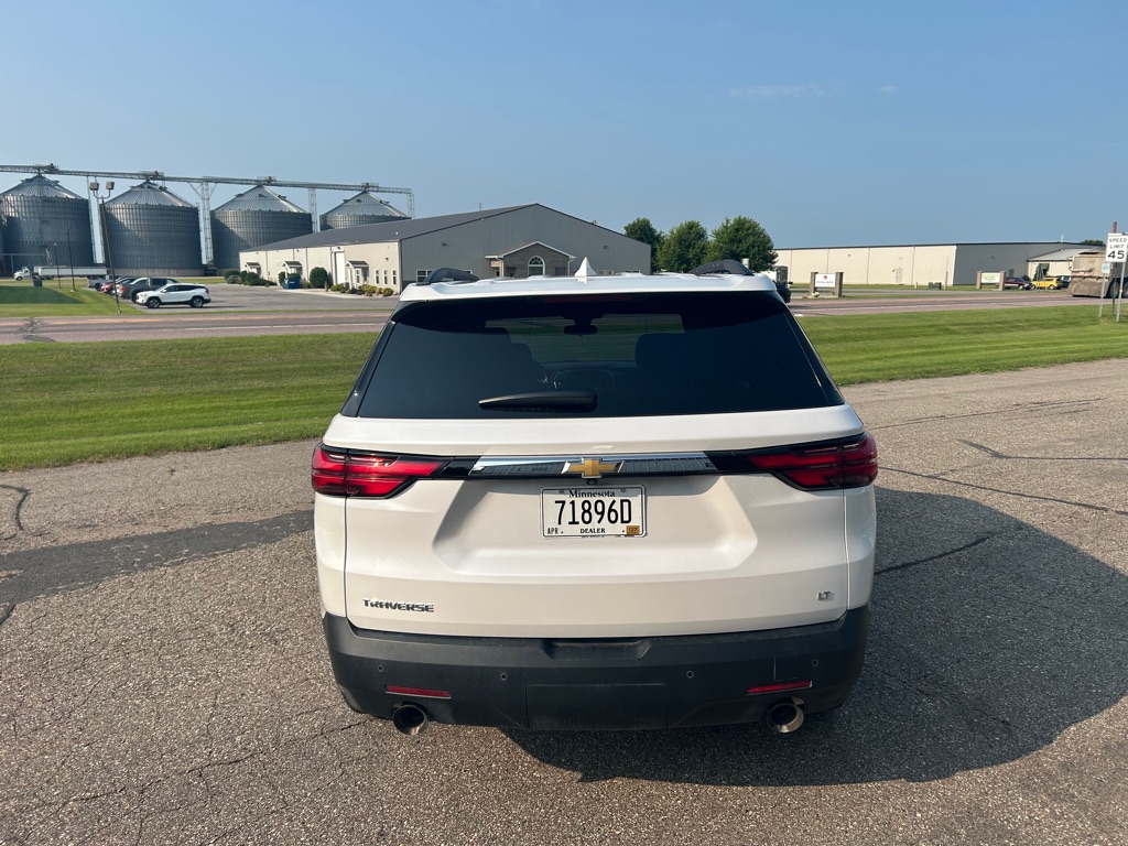 Photo 4 of this CHEVROLET TRAVERSE