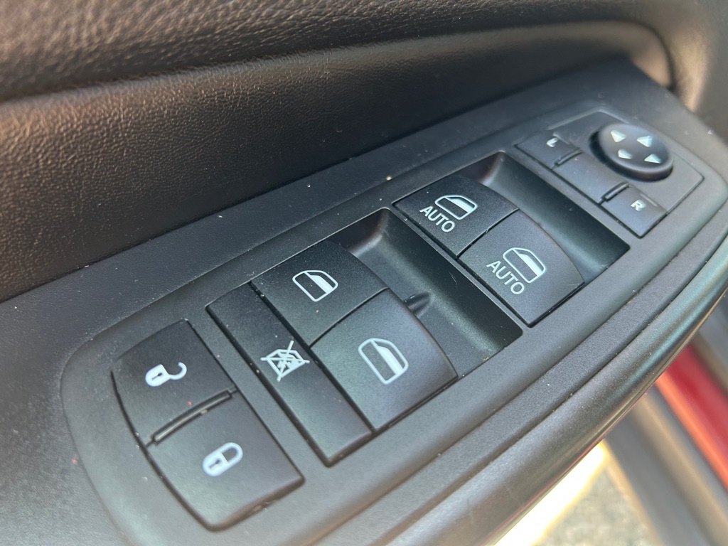 Photo 12 of this JEEP CHEROKEE