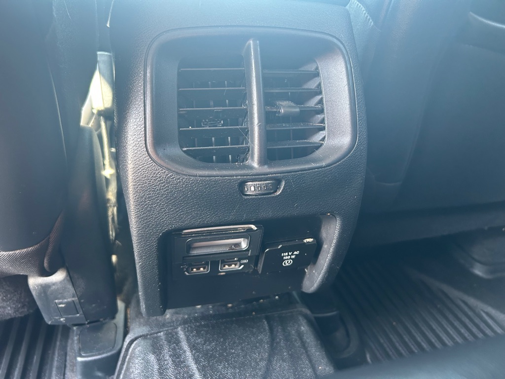 Photo 11 of this JEEP CHEROKEE