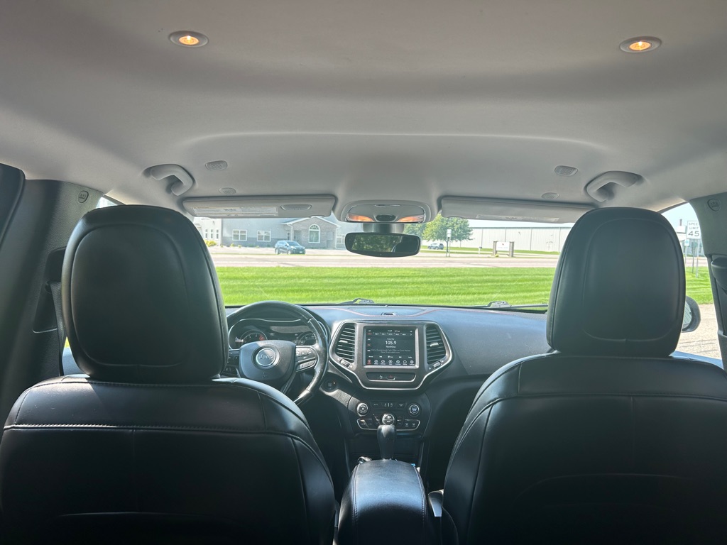Photo 7 of this JEEP CHEROKEE