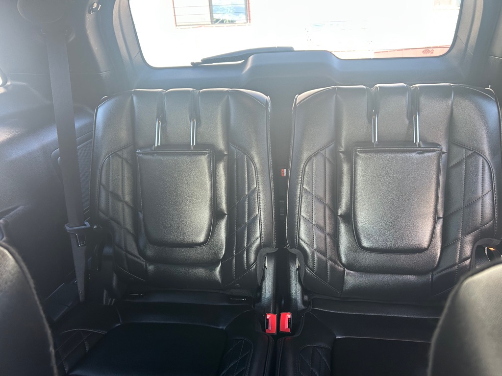 Photo 14 of this FORD EXPLORER