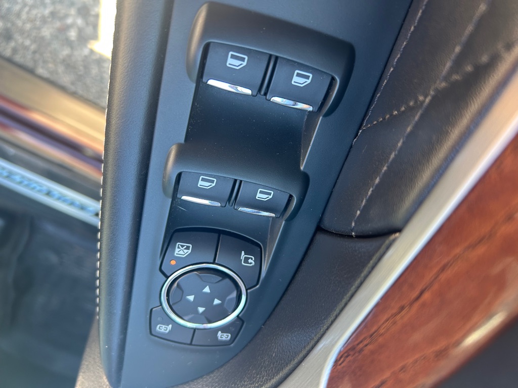 Photo 15 of this FORD EXPLORER