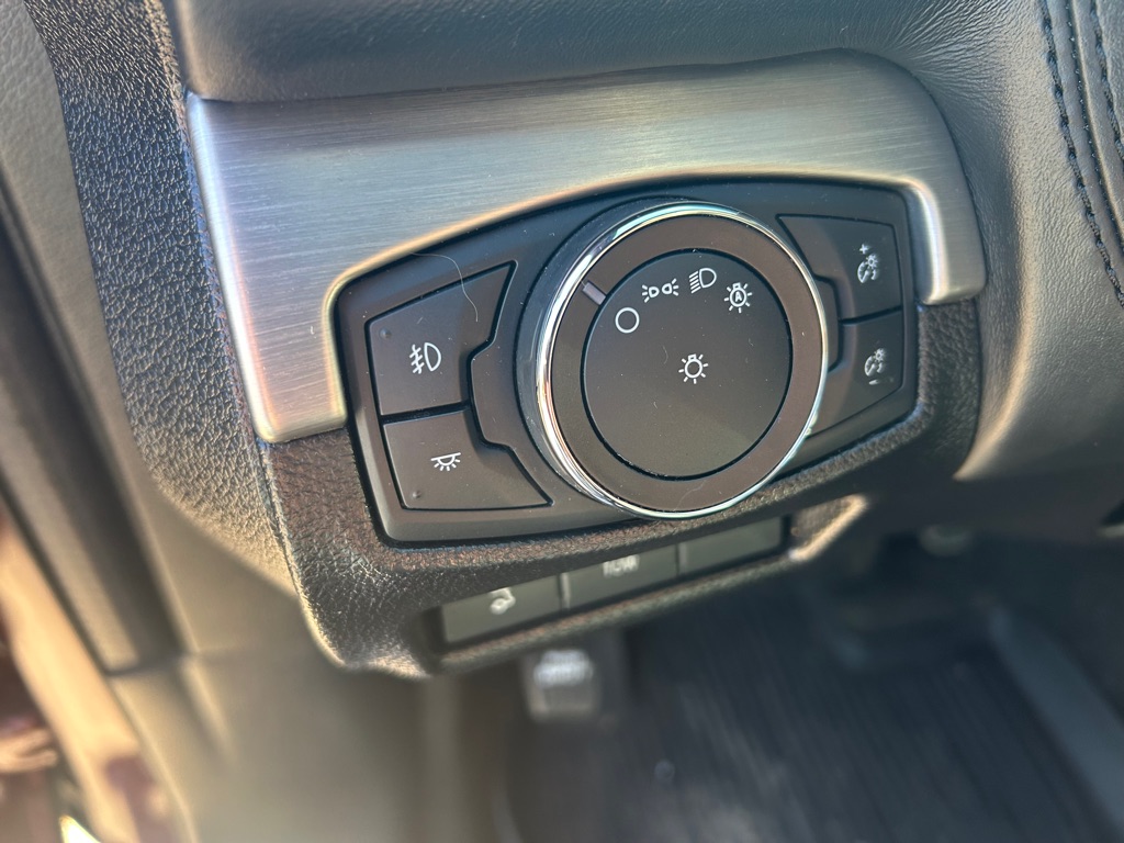 Photo 18 of this FORD EXPLORER