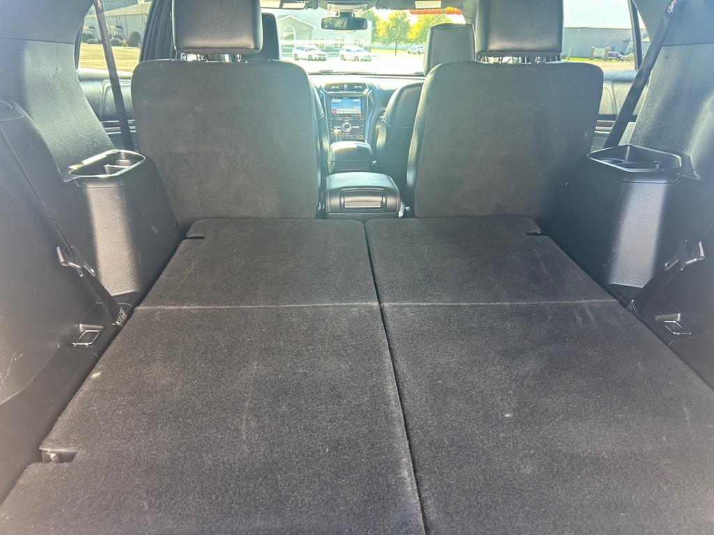 Photo 7 of this FORD EXPLORER