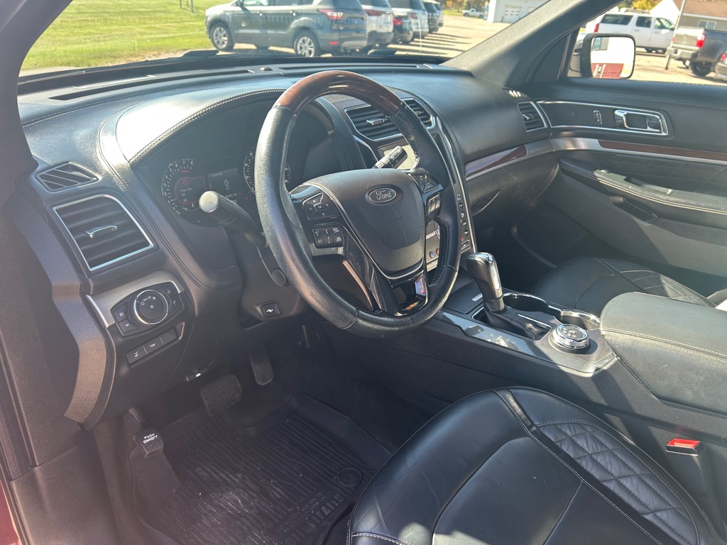 Photo 17 of this FORD EXPLORER