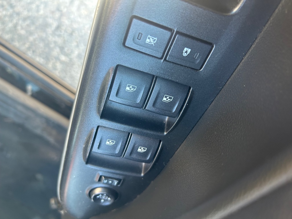 Photo 9 of this CHEVROLET COLORADO