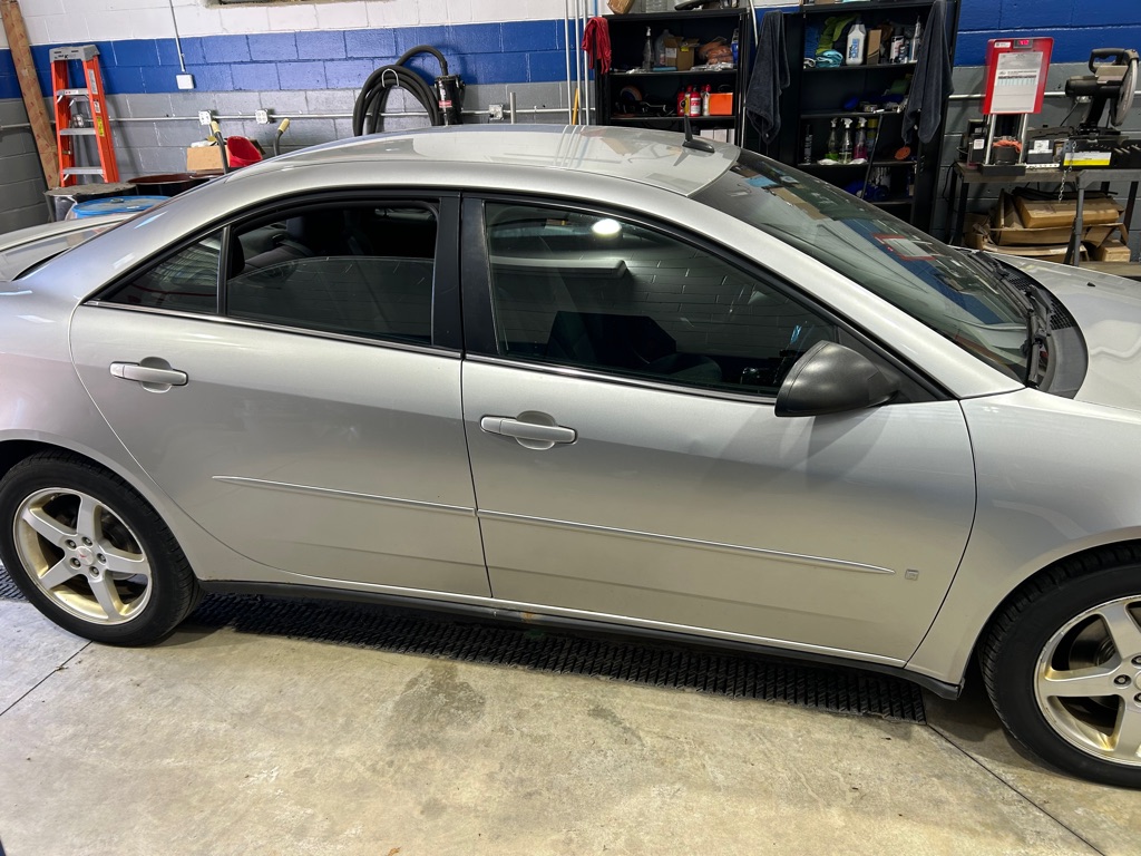 Photo 3 of this PONTIAC G6