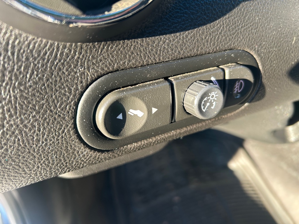 Photo 12 of this PONTIAC G6