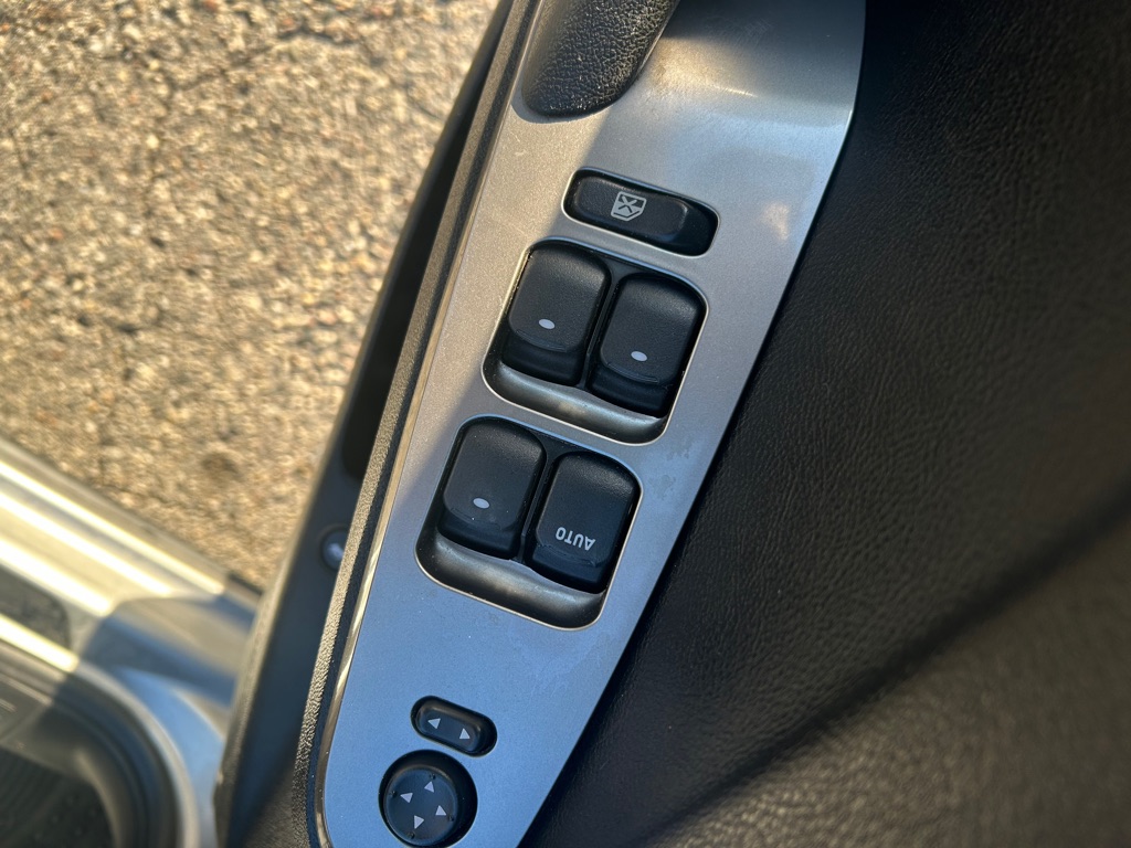 Photo 8 of this PONTIAC G6
