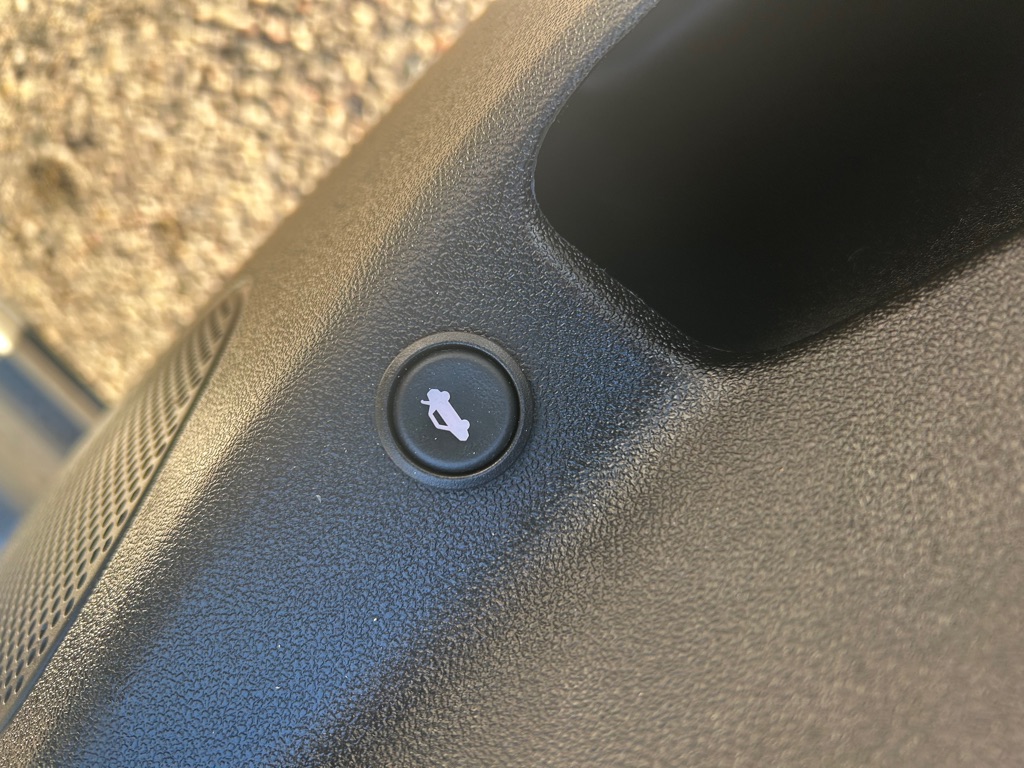Photo 9 of this PONTIAC G6