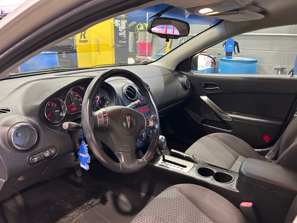 Photo 10 of this PONTIAC G6