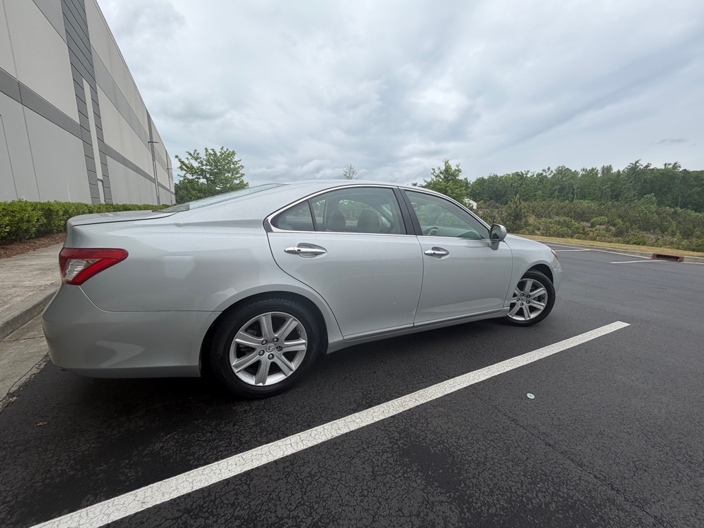 Photo 7 of this LEXUS ES 350