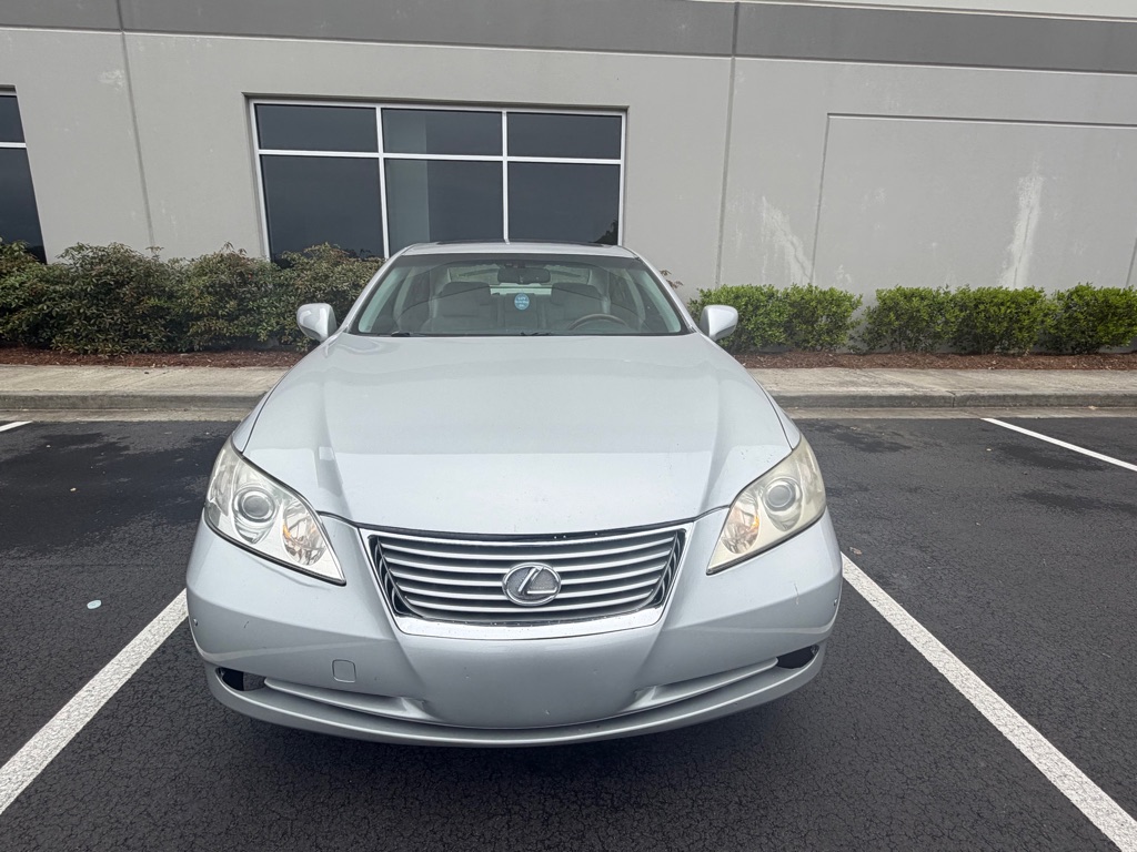 Photo 2 of this LEXUS ES 350