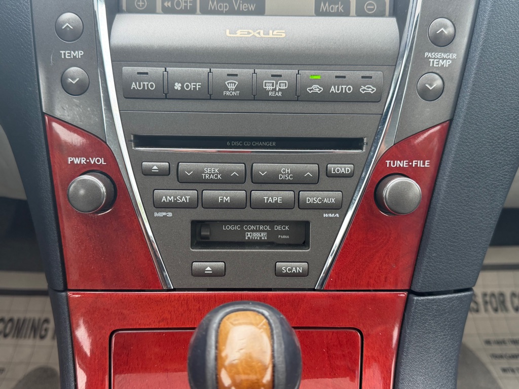 Photo 23 of this LEXUS ES 350