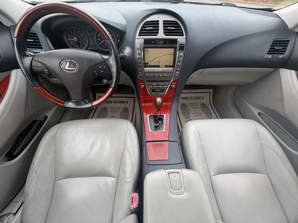 Photo 24 of this LEXUS ES 350