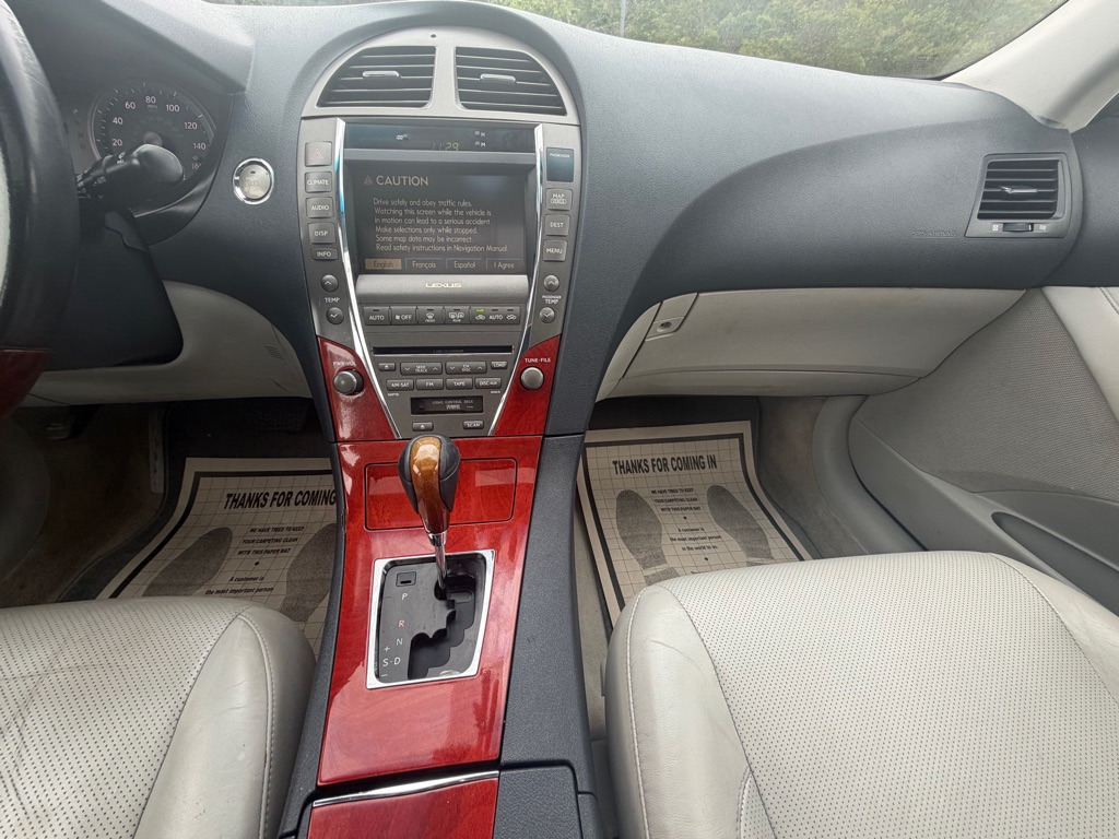 Photo 19 of this LEXUS ES 350