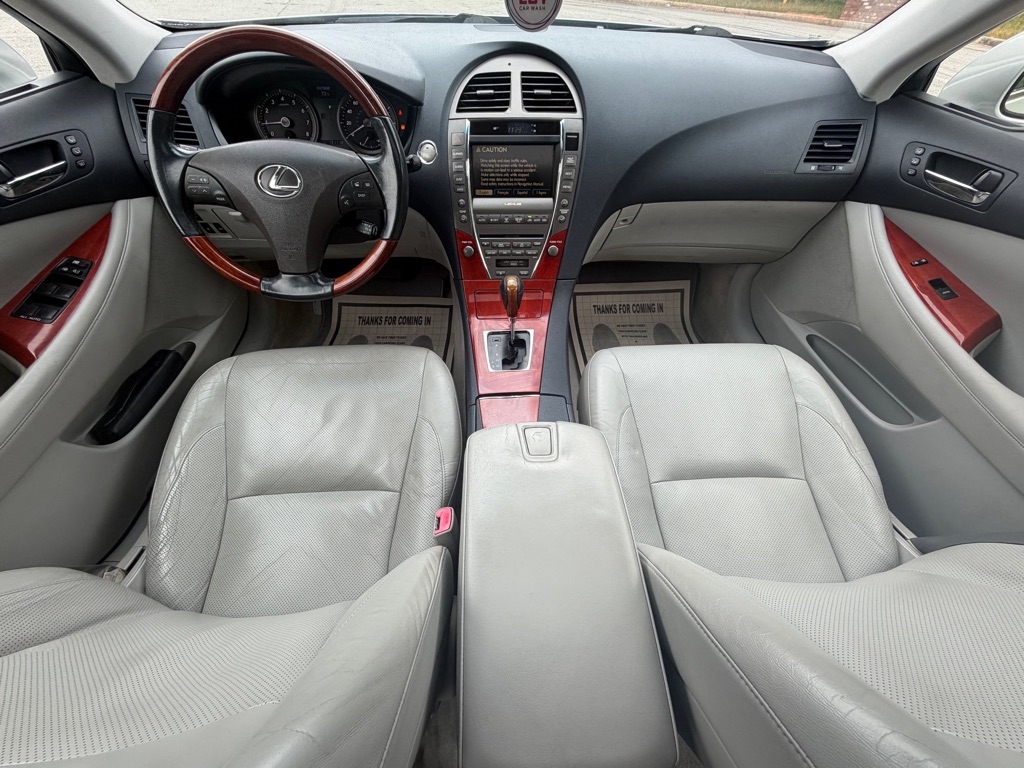 Photo 21 of this LEXUS ES 350